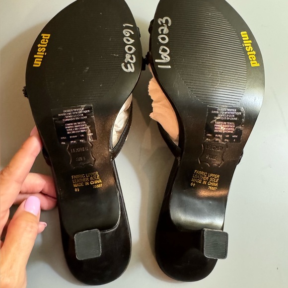 NWOT DRESSY SANDAL - Picture 6 of 6